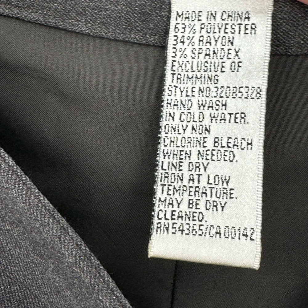Peter Nygrard Gray‎ Embroidered Straight Skirt Size 12P EUC Geometric Design